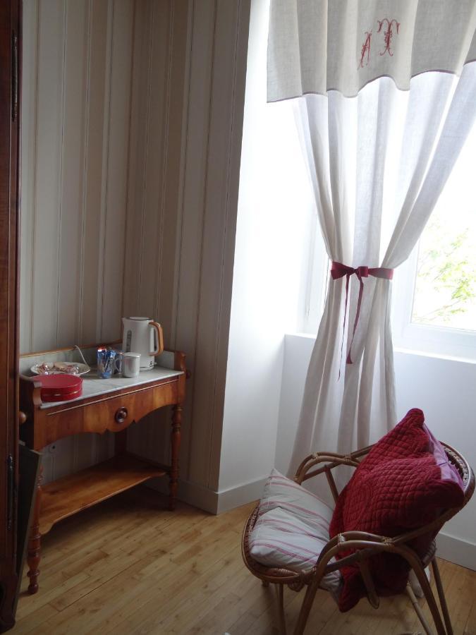 Les Tilleuls - Chambres D'Hotes - La Rochefoucauld Kültér fotó
