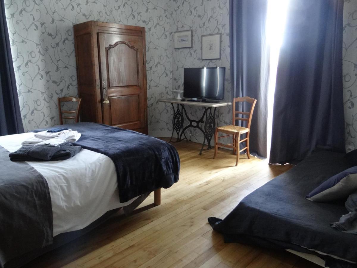 Les Tilleuls - Chambres D'Hotes - La Rochefoucauld Kültér fotó